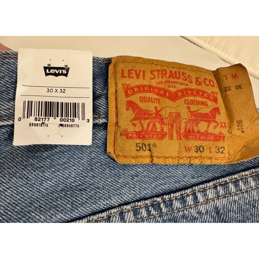 Levi's 501 Original Fit Distressed‎ Blue Jeans Mens 30x32 Button Fly Denim